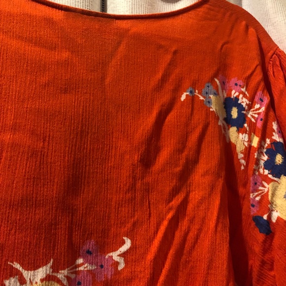 Breezy Tendency Crop Top - Picture 8 of 9